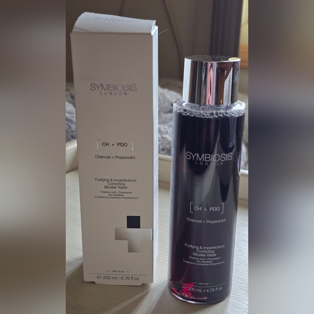 Symbiosis London Charcoal + Probiotics Cleanser